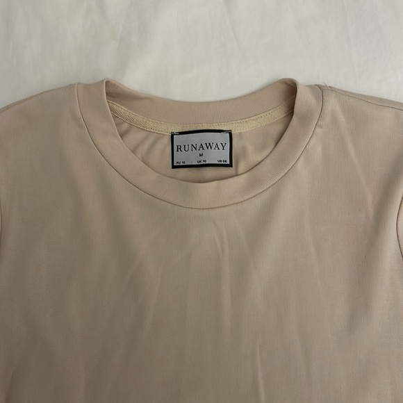 BRAND NEW RUNAWAY THE LABEL TSHIRT DRESS - Picture 5 of 6